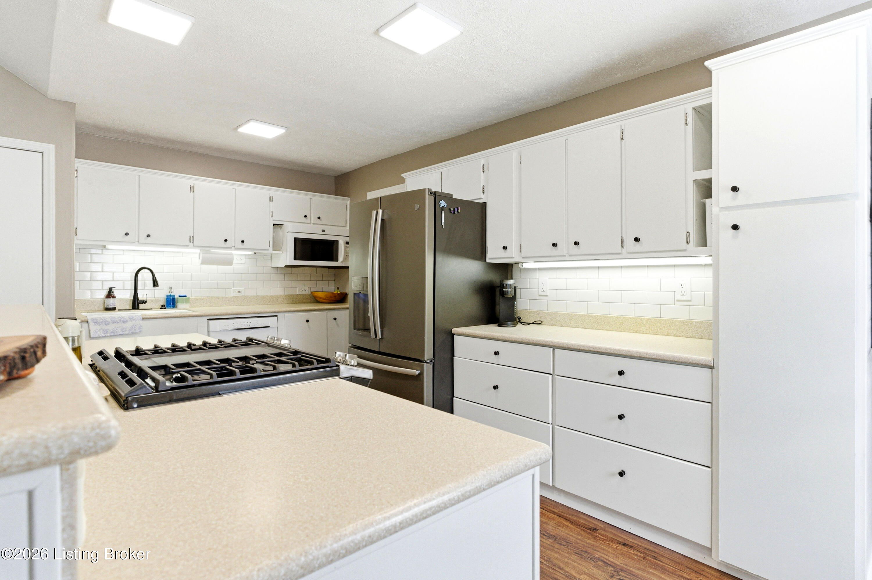 3112 Plover Road Louisville, KY 40213 - Photo 10 of 31 Kitchen