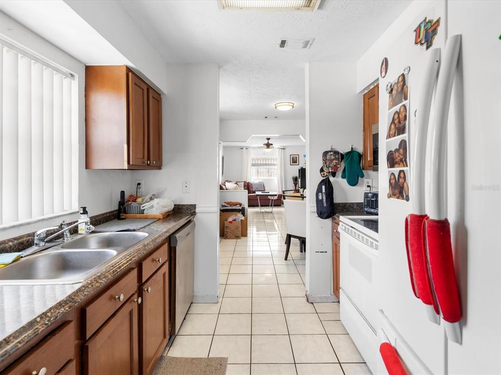 1810 Green Ridge Road Tampa, FL 33619 - Photo 8 of 31 Gallery Image 8