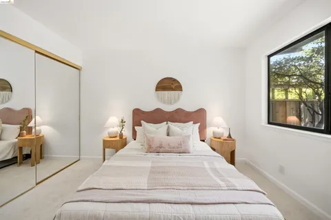 $1,098,000 | 3 Windward Hill, Oakland, CA 94618