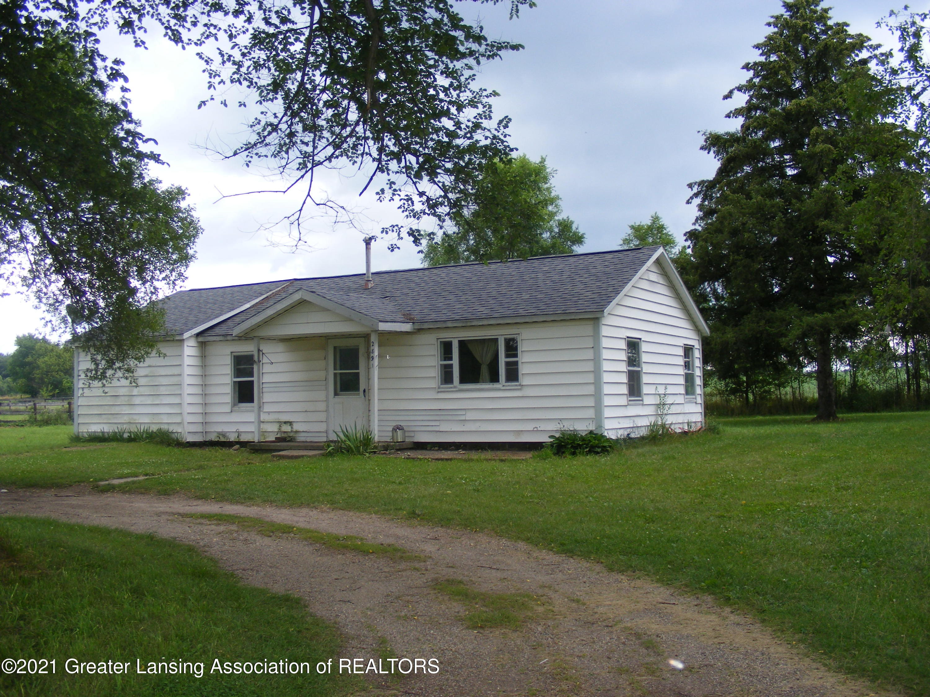 2891 Narrow Lake Road Charlotte, MI 48813 - Photo 2 of 25 DSCF1038