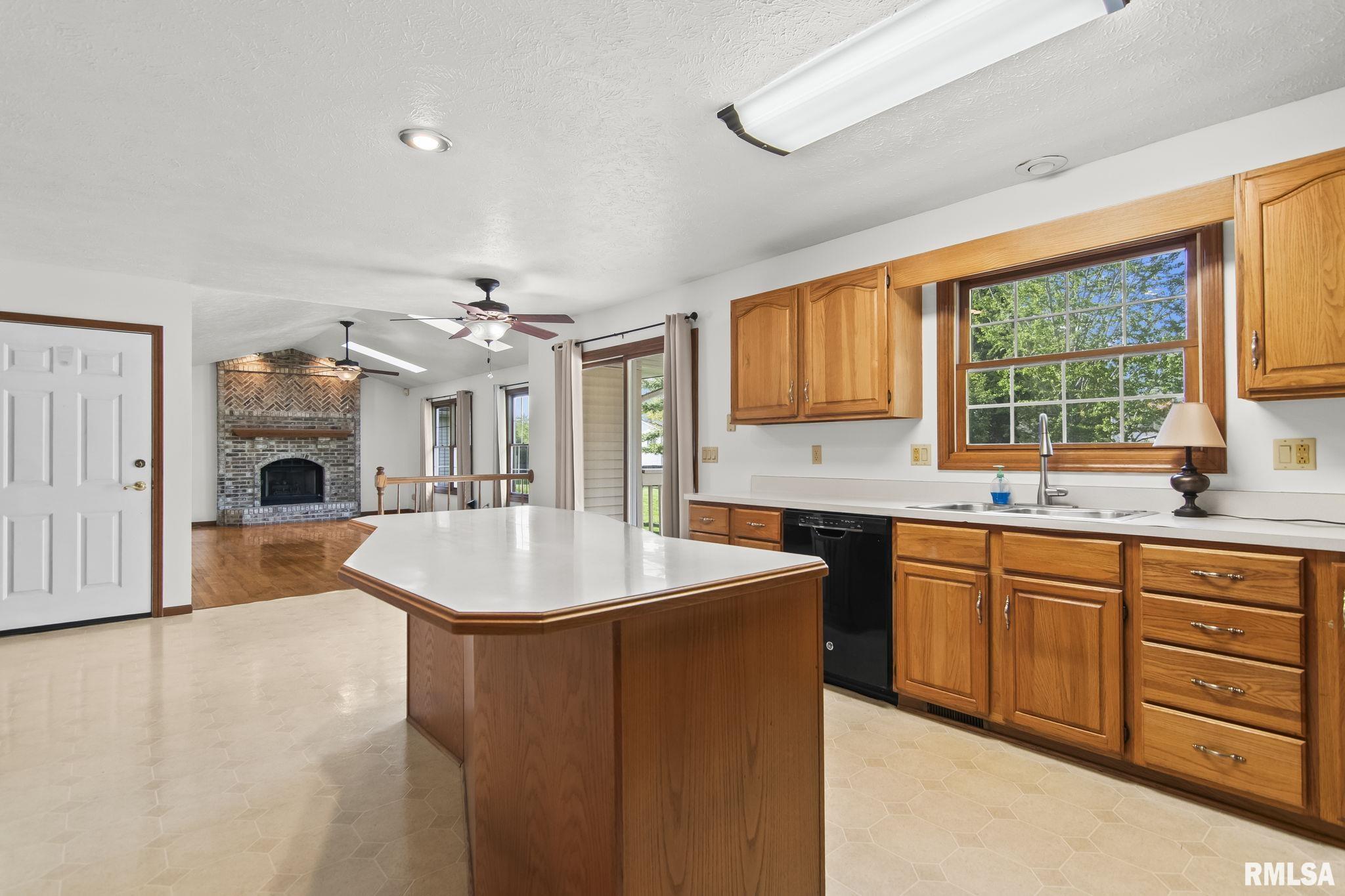 3985 Mill Stone Drive Springfield, IL 62711 - Photo 18 of 61