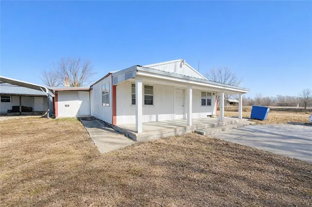 $305,000 | 362 Highway 131, Holden, MO 64040