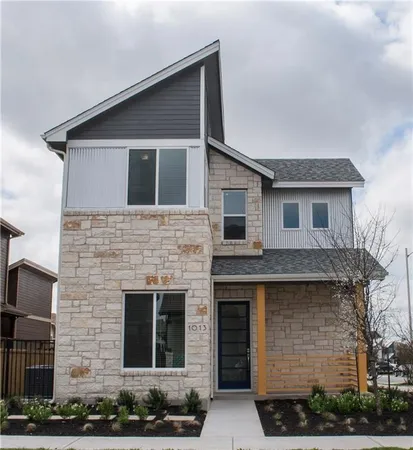 $3,100 | 1013 Banyon Street, Austin, TX 78757