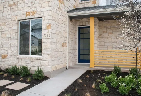 $3,100 | 1013 Banyon Street, Austin, TX 78757