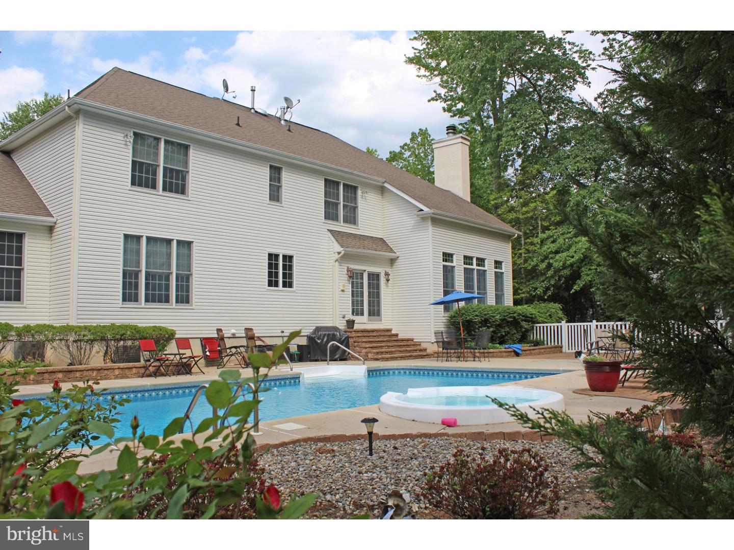 4 Oak Ridge Lane Sewell, NJ 08080 - Photo 3 of 25 Gallery Image 3