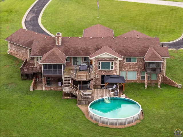 $575,000 | 2040 Cottonwood Lane, Topeka, KS 66615