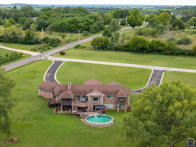 $575,000 | 2040 Cottonwood Lane, Topeka, KS 66615