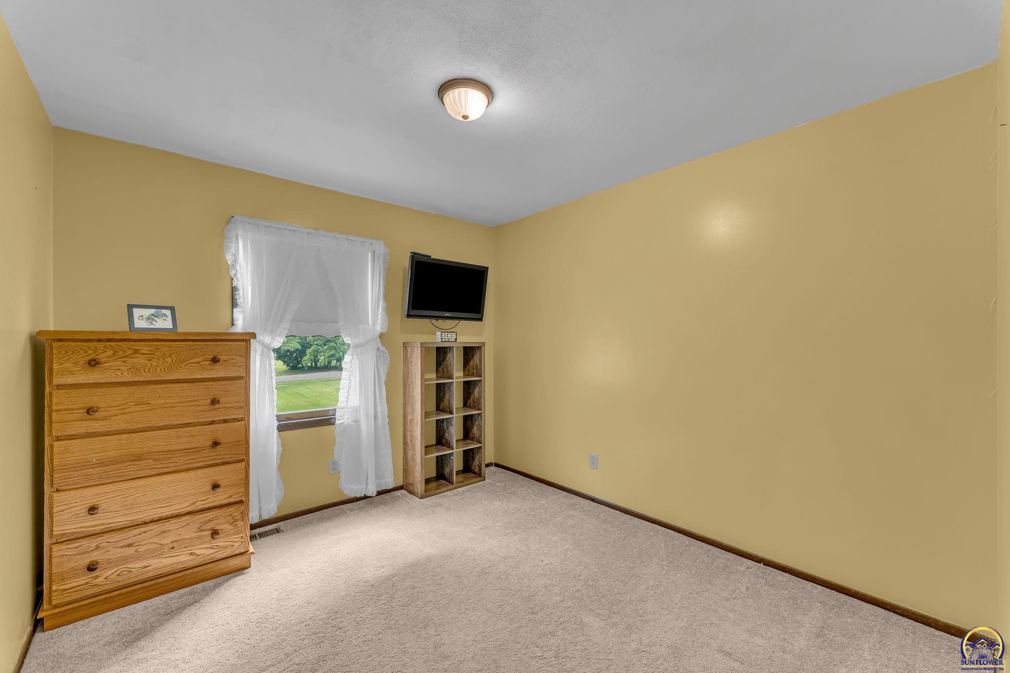 4832 Northeast Kincaid Road Topeka, KS 66617 - Photo 29 of 63