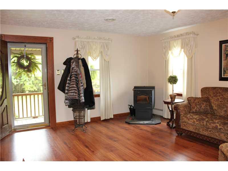 4042 Tuscarawas Road Beaver, PA 15009 - Photo 10 of 25 Living Room.