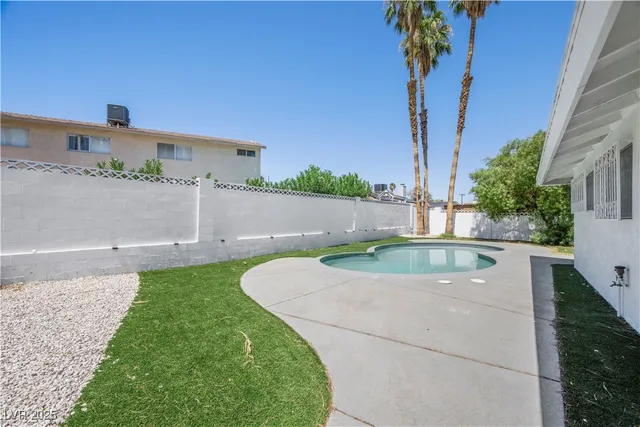 $2,788 | 3001 South Carruth Street, Las Vegas, NV 89121