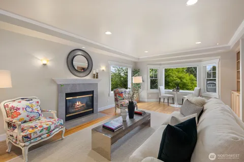 $1,995,000 | 2711 4th Avenue West, Seattle, WA 98119