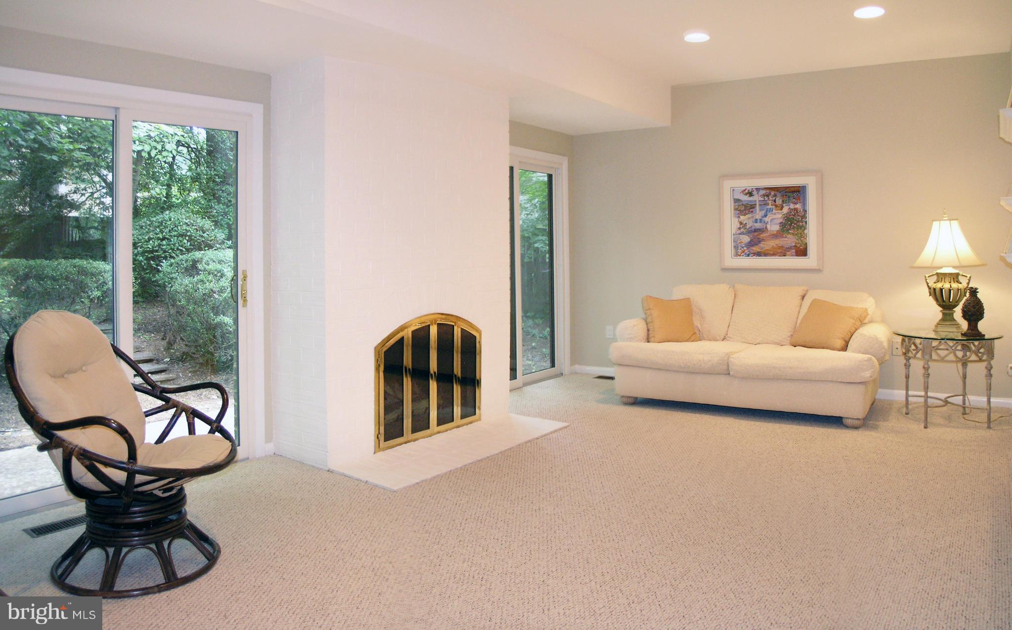 11810 Riders Lane Reston, VA 20191 - Photo 14 of 30 Family Room