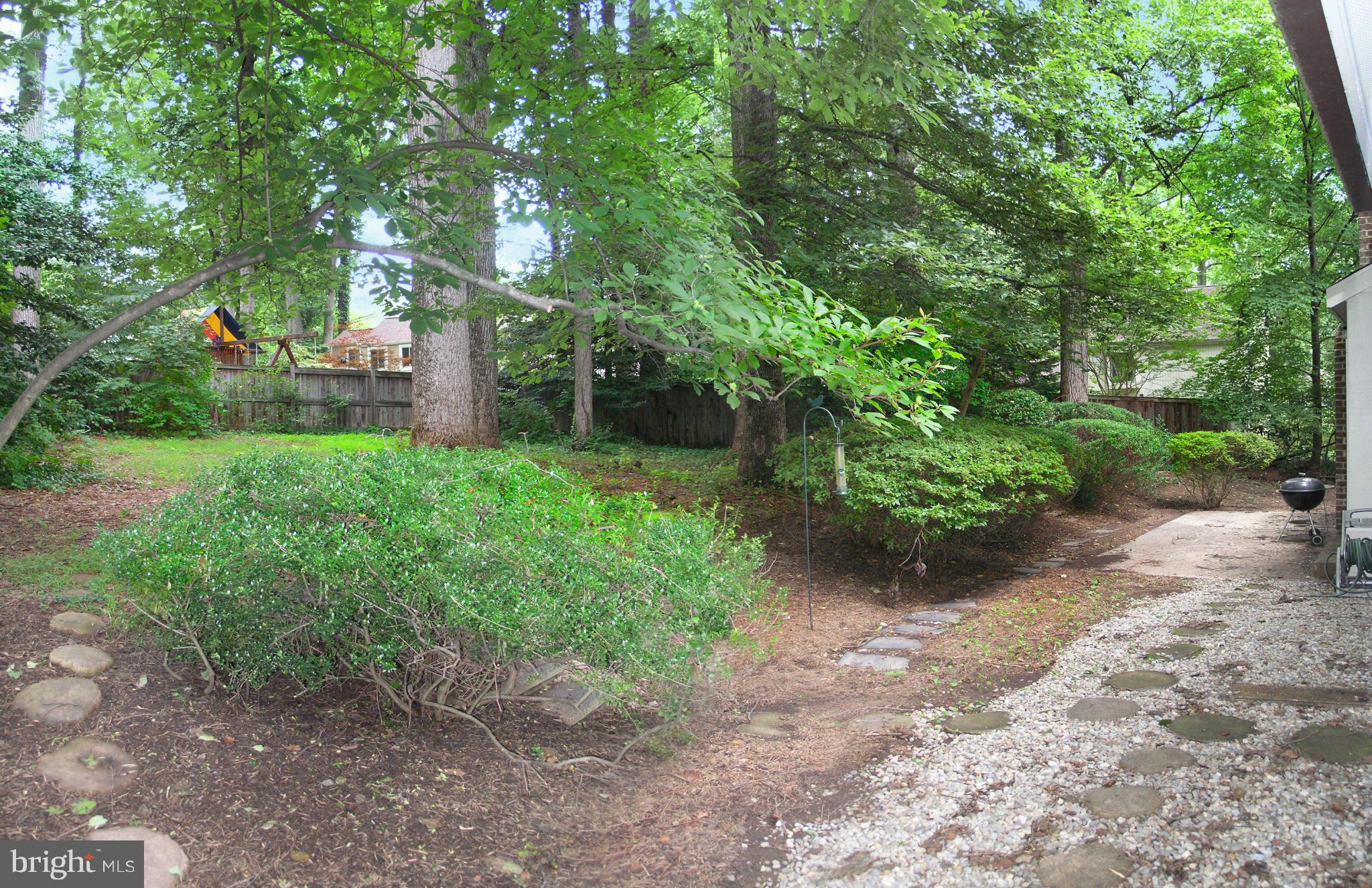 11810 Riders Lane Reston, VA 20191 - Photo 29 of 30 Patio and Backyard