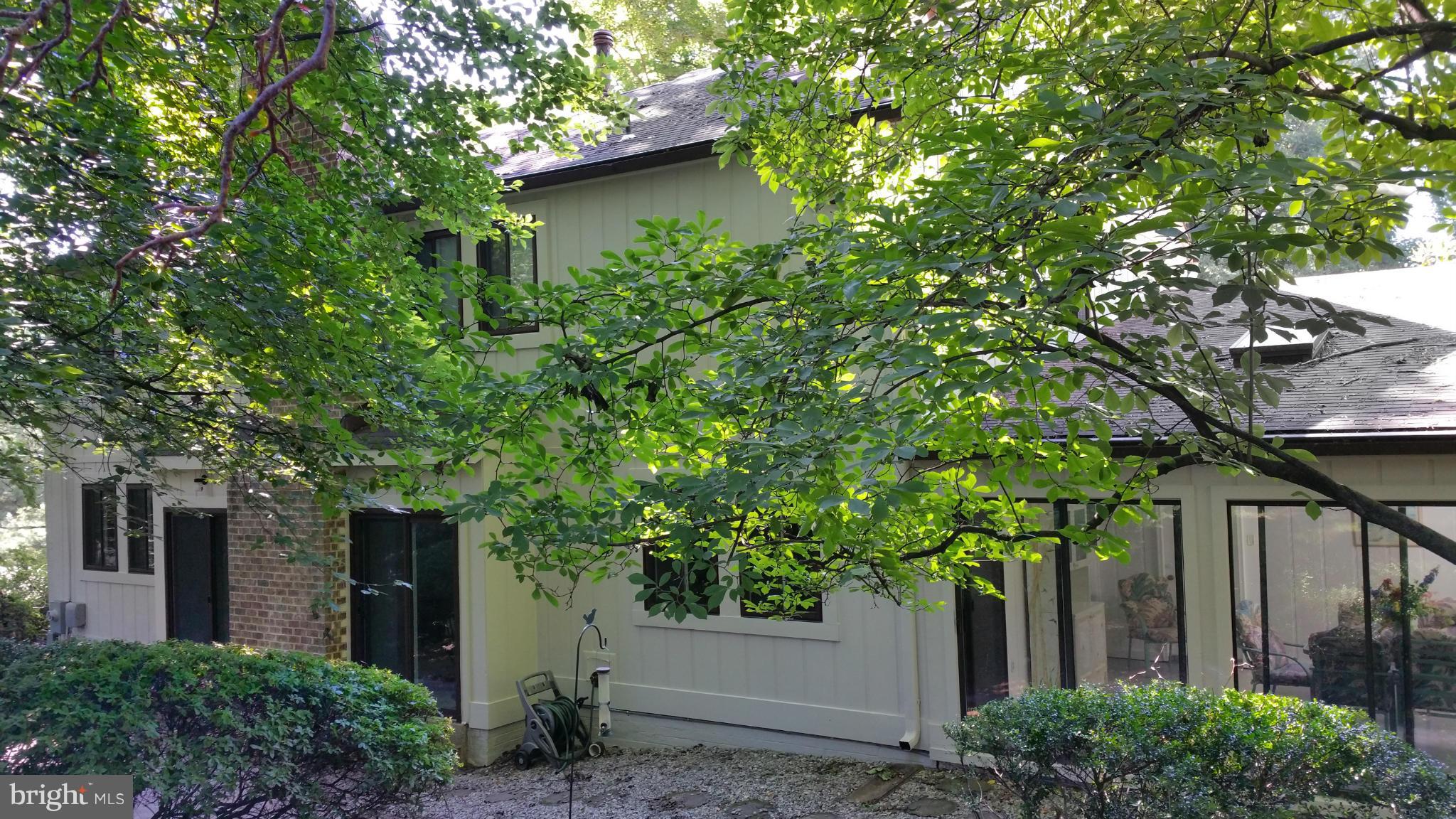 11810 Riders Lane Reston, VA 20191 - Photo 30 of 30 Exterior (Rear)