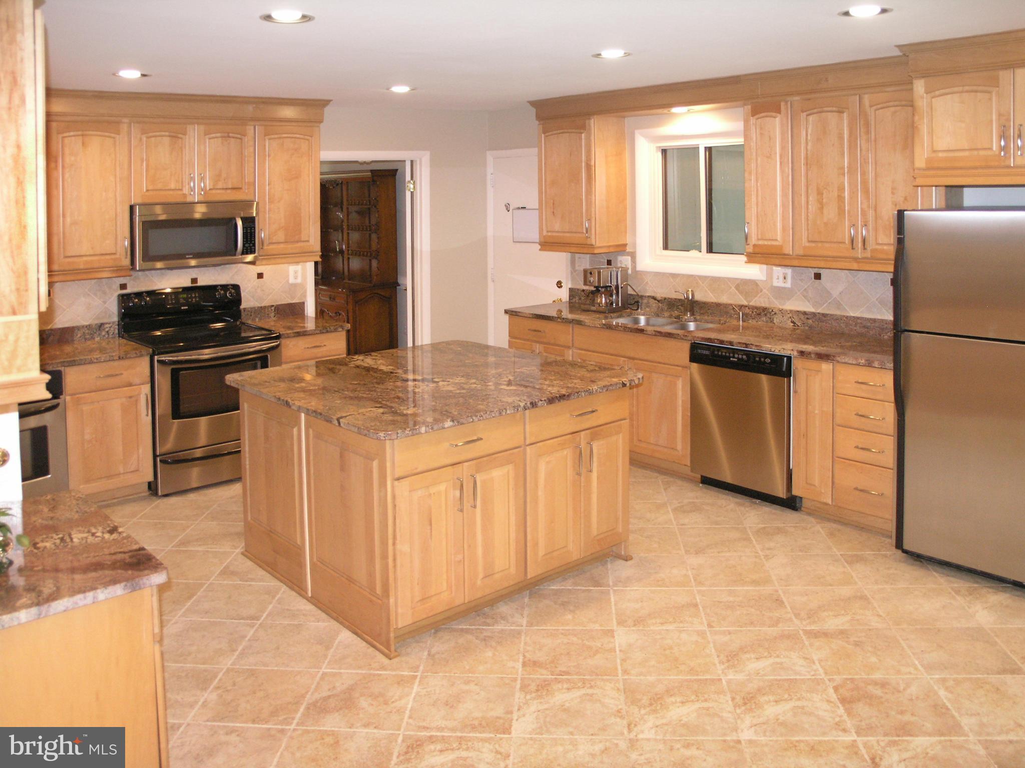 11810 Riders Lane Reston, VA 20191 - Photo 7 of 30 Kitchen