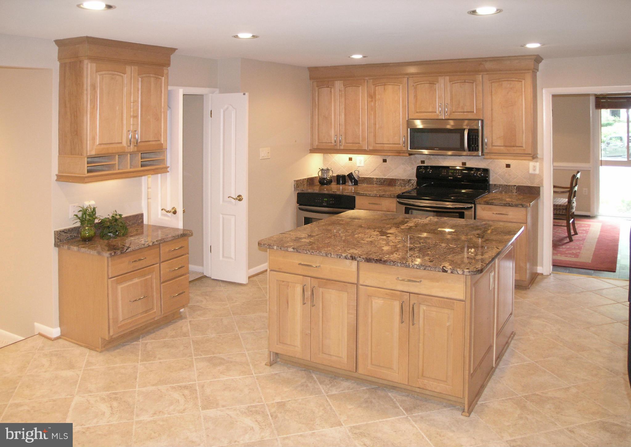 11810 Riders Lane Reston, VA 20191 - Photo 8 of 30 Kitchen
