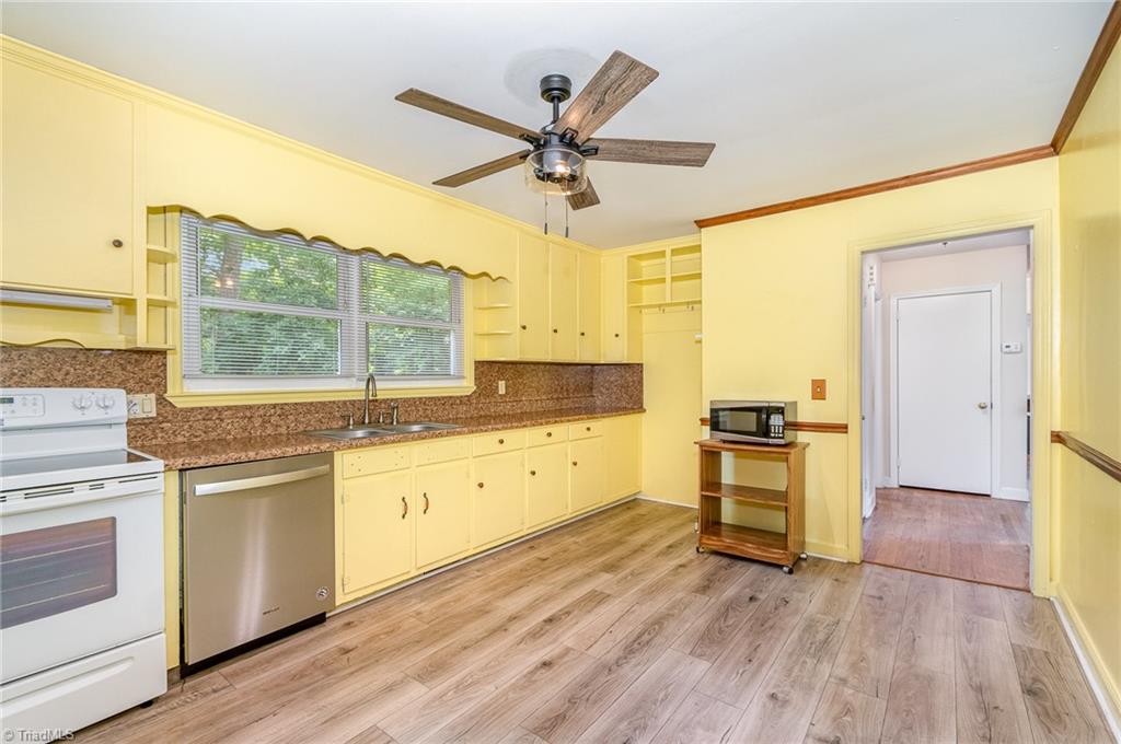 287 Eldorado Road Asheboro, NC 27205 - Photo 11 of 33 Kitchen