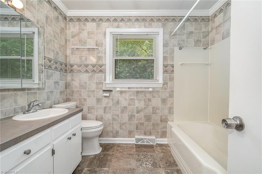 287 Eldorado Road Asheboro, NC 27205 - Photo 20 of 33 Bathroom