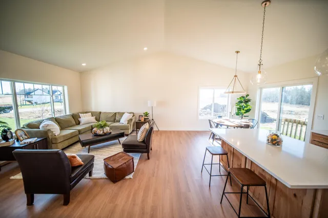 $648,900 | 1803 20th Ave Circle Northeast, Kasson, MN 55944