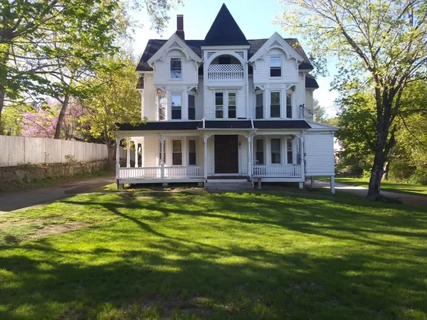 $2,400 | 21 Pleasant Street, Unit 2, Upton, MA 01568