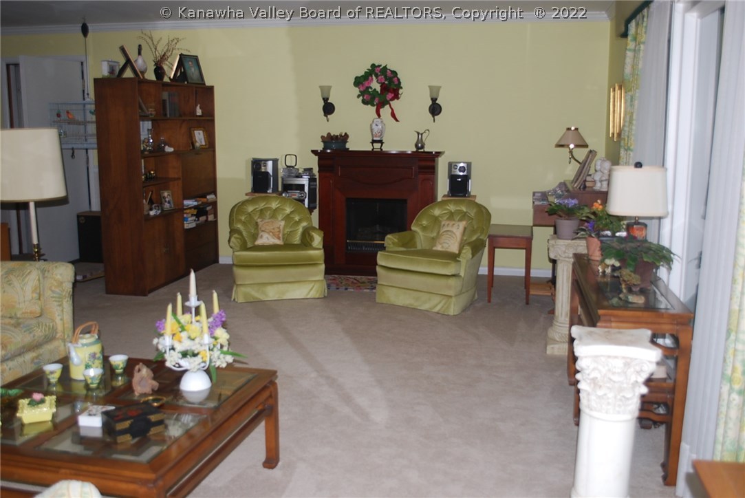 713 South Ritchie Avenue Ravenswood, WV 26164 - Photo 6 of 24 living room