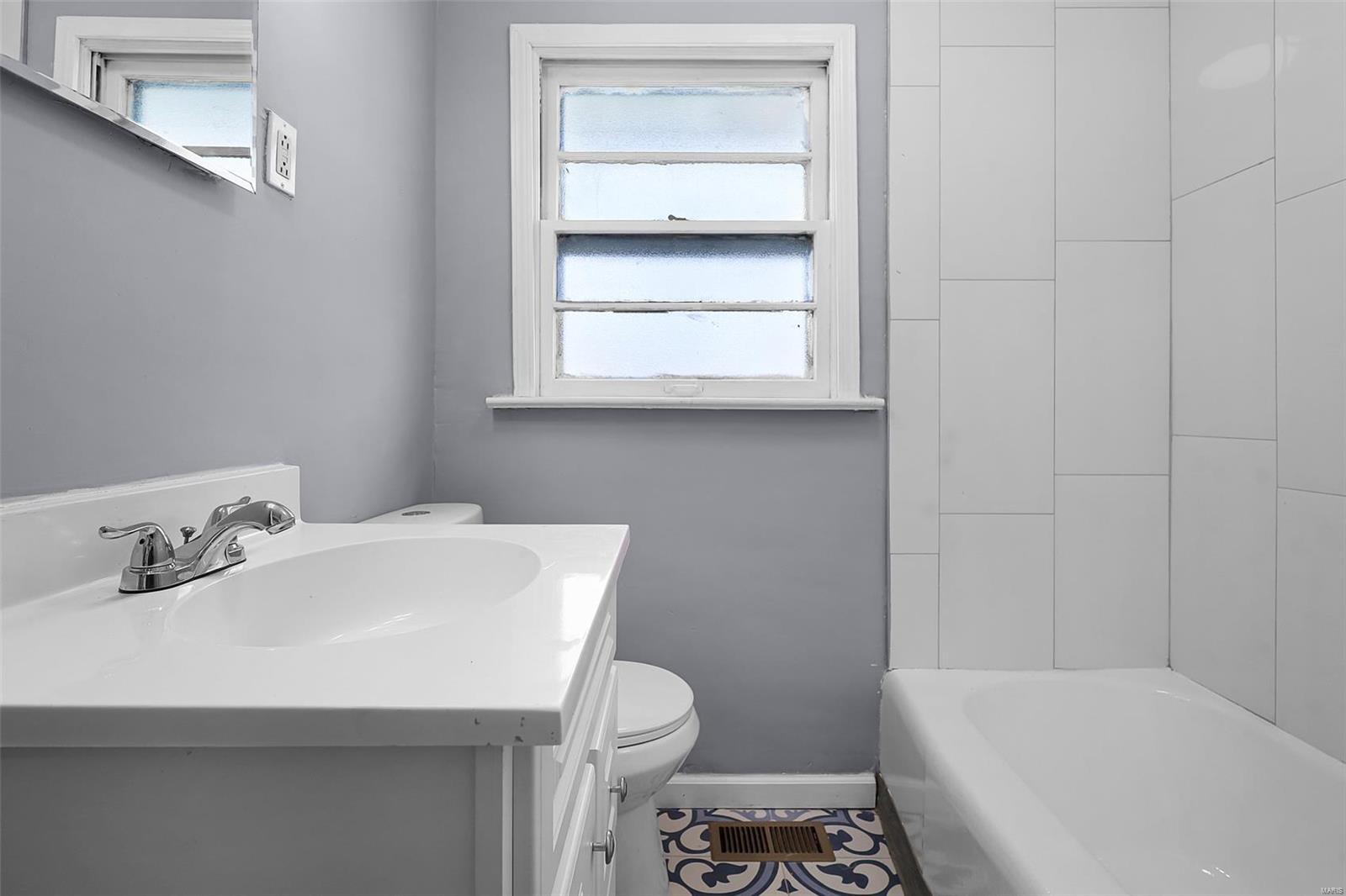 636 Robert Avenue St. Louis, MO 63135 - Photo 11 of 29