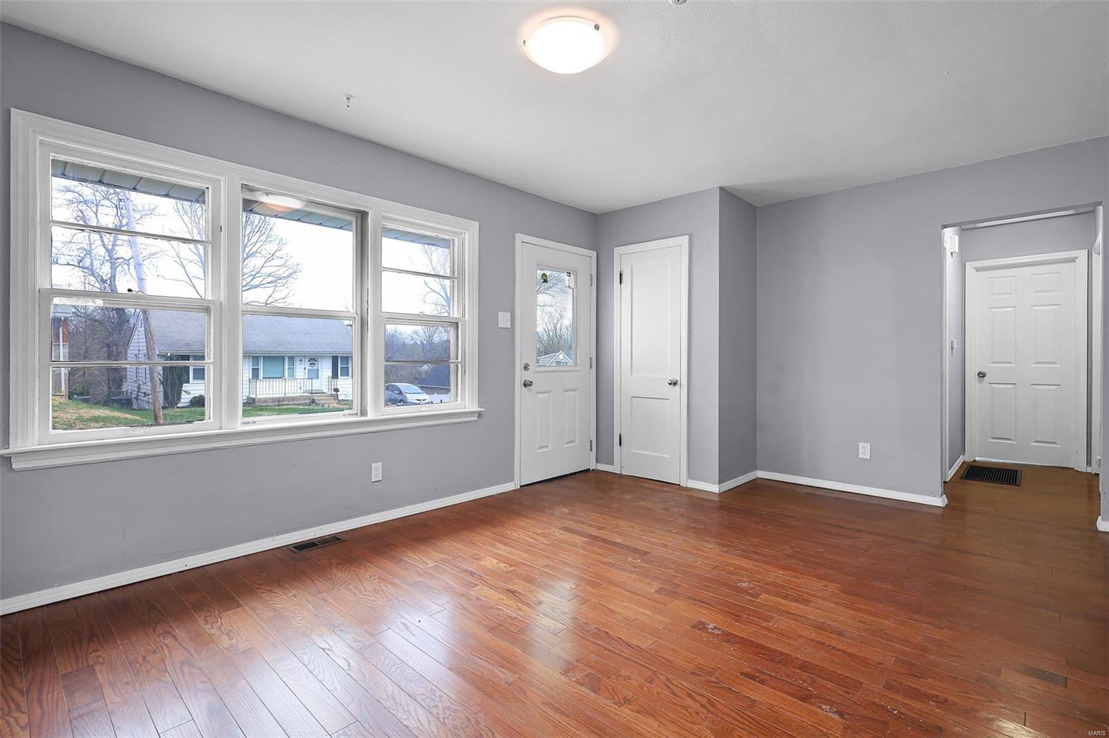 636 Robert Avenue St. Louis, MO 63135 - Photo 5 of 29