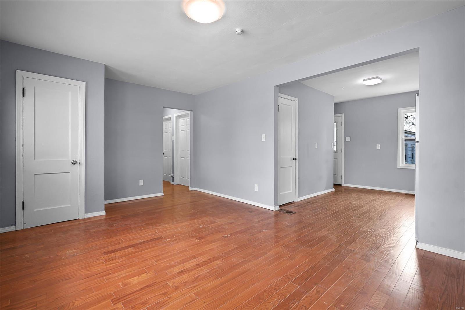 636 Robert Avenue St. Louis, MO 63135 - Photo 8 of 29