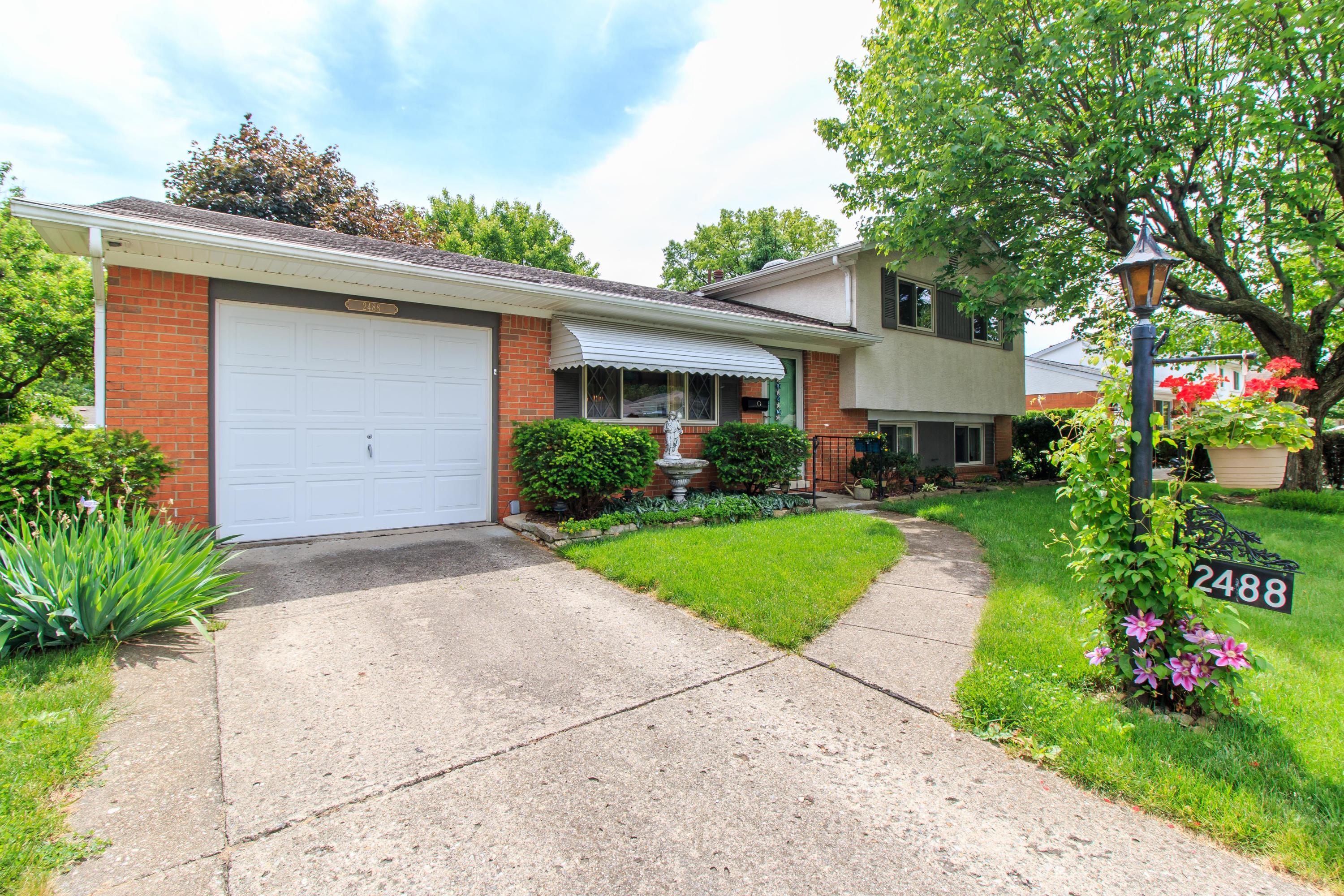 2488 Lipton Road Columbus, OH 43232 - Photo 4 of 43 Gallery Image 4