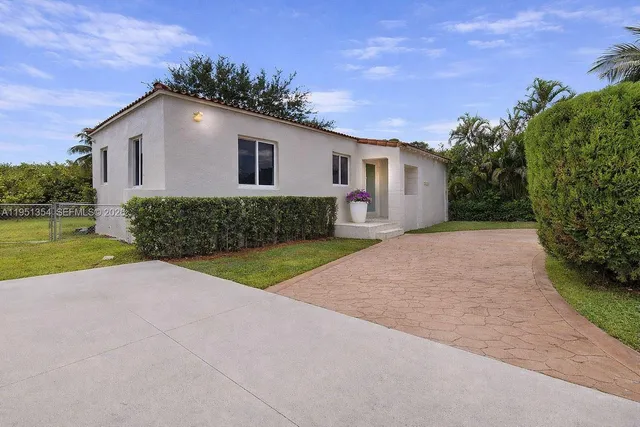 $3,700 | 3780 Southwest 1st Street, Coral Gables, FL 33134