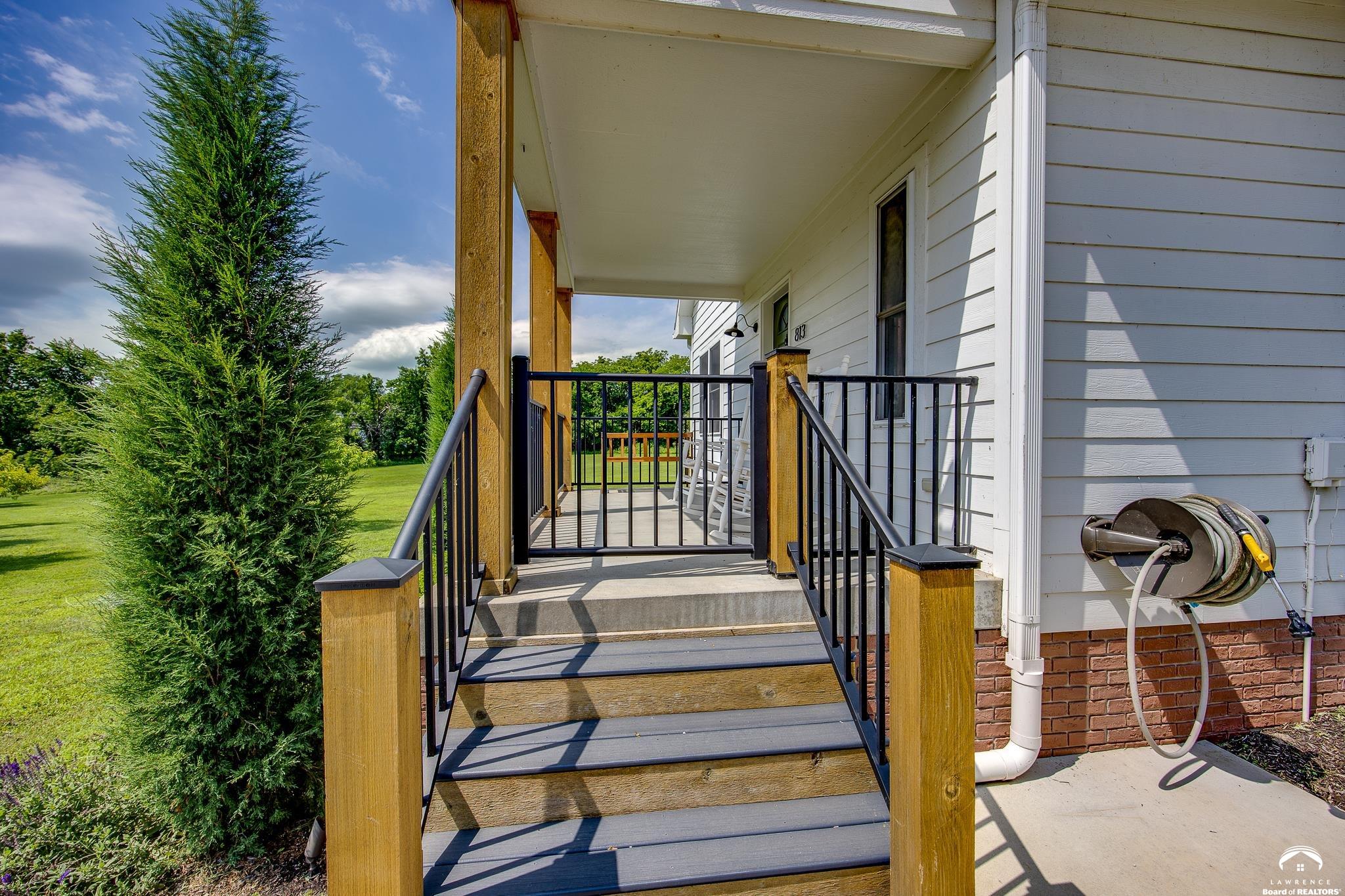 813 East 661 Diagonal Road Lawrence, KS 66047 - Photo 3 of 78