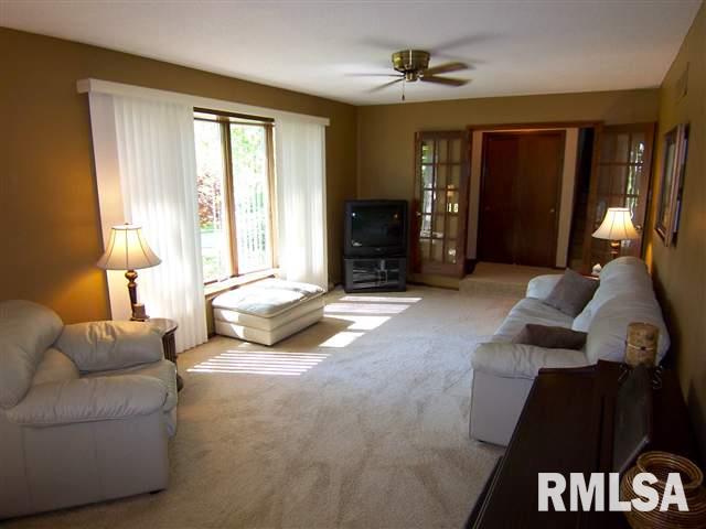 4307 Spring Street Davenport, IA 52807 - Photo 3 of 12 Gallery Image 3