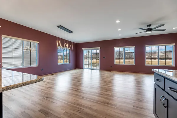 $430,000 | 25550 South Sara Court, Channahon, IL 60410
