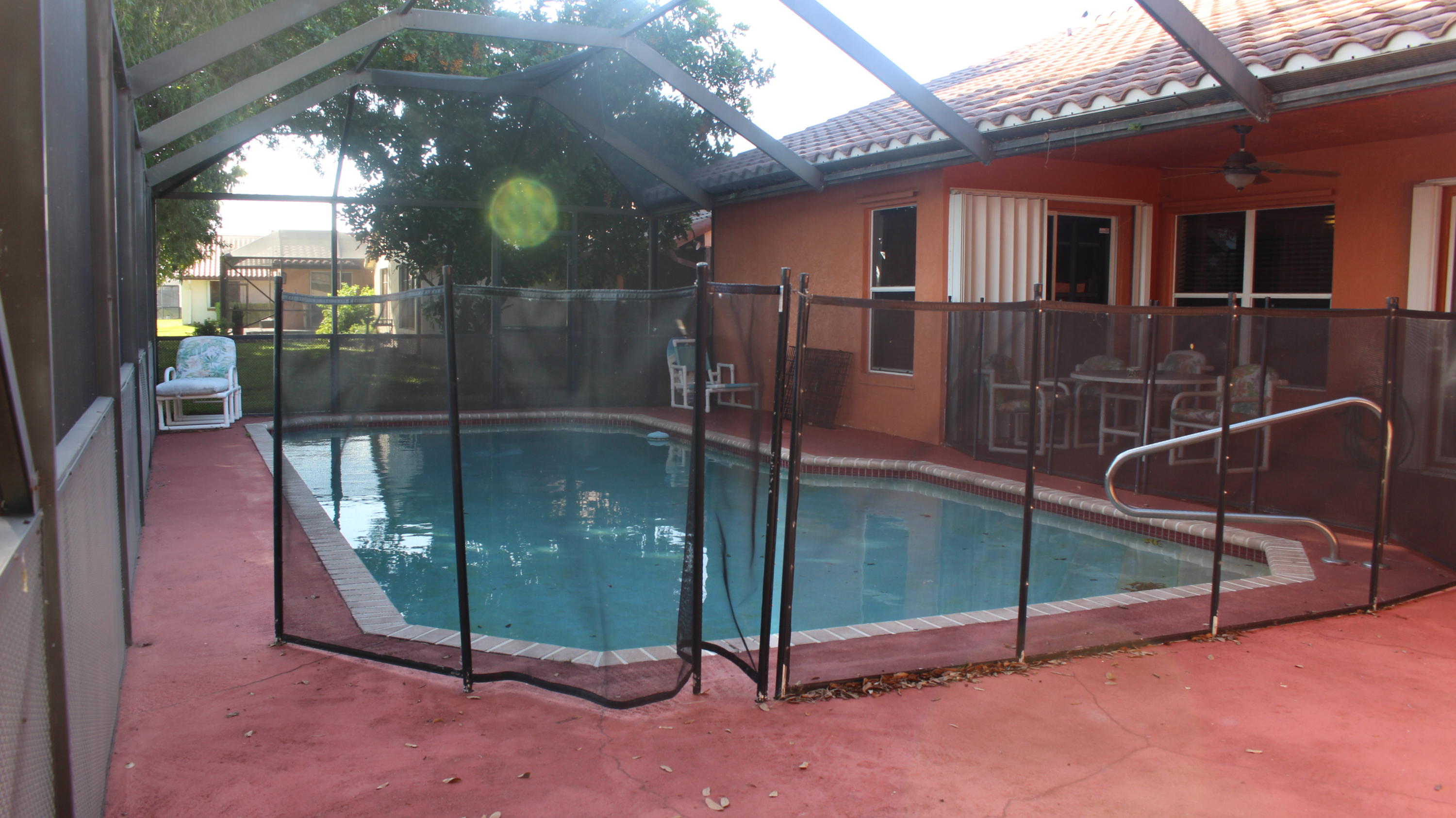 GREAT POOL DECK