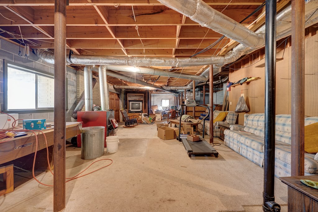 1676 Shoal Creek Road Dawsonville, GA 30534 - Photo 29 of 40 a view of a room with gym equipment