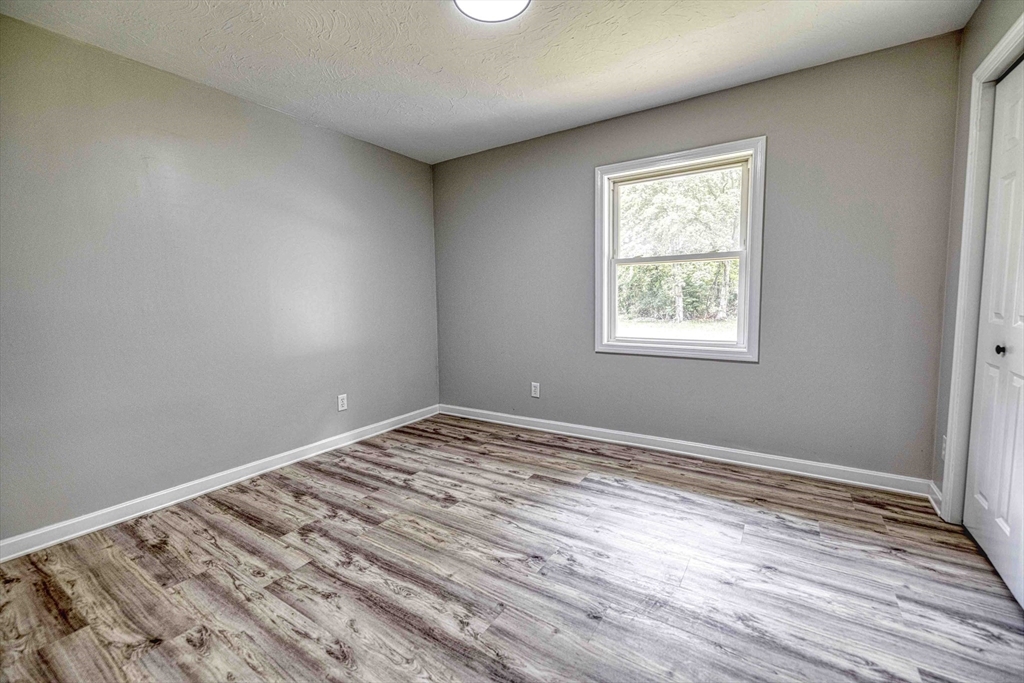 41 Missile Loop Swansea, MA 02777 - Photo 11 of 22