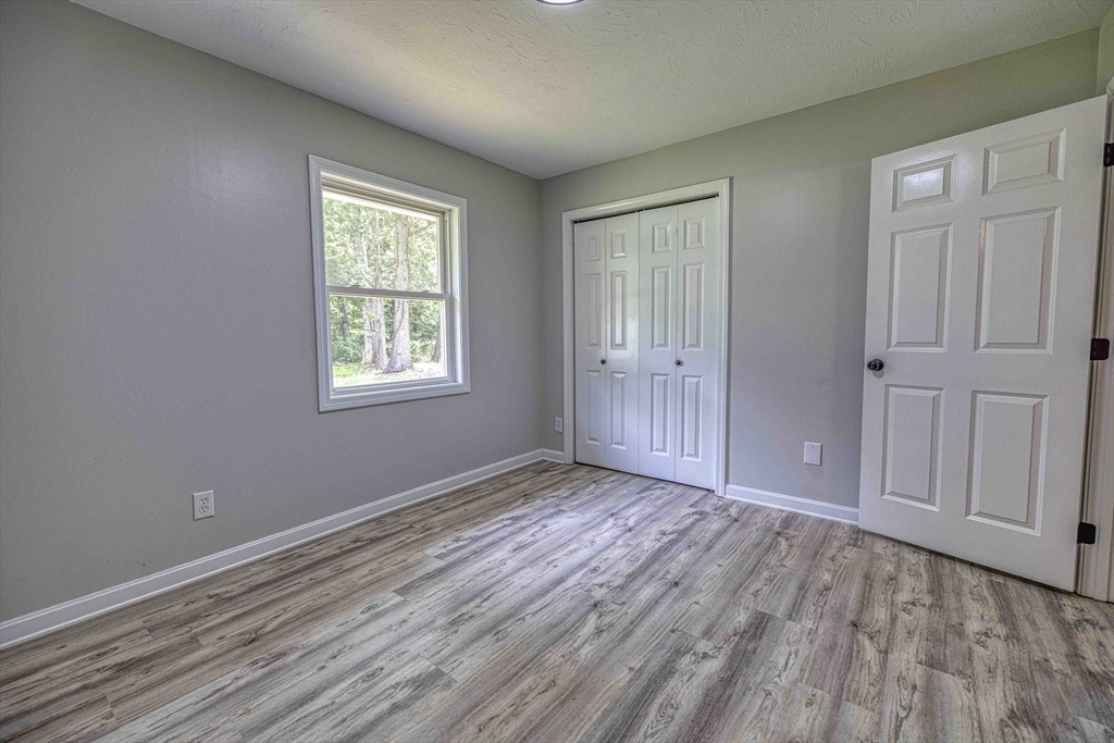 41 Missile Loop Swansea, MA 02777 - Photo 12 of 22