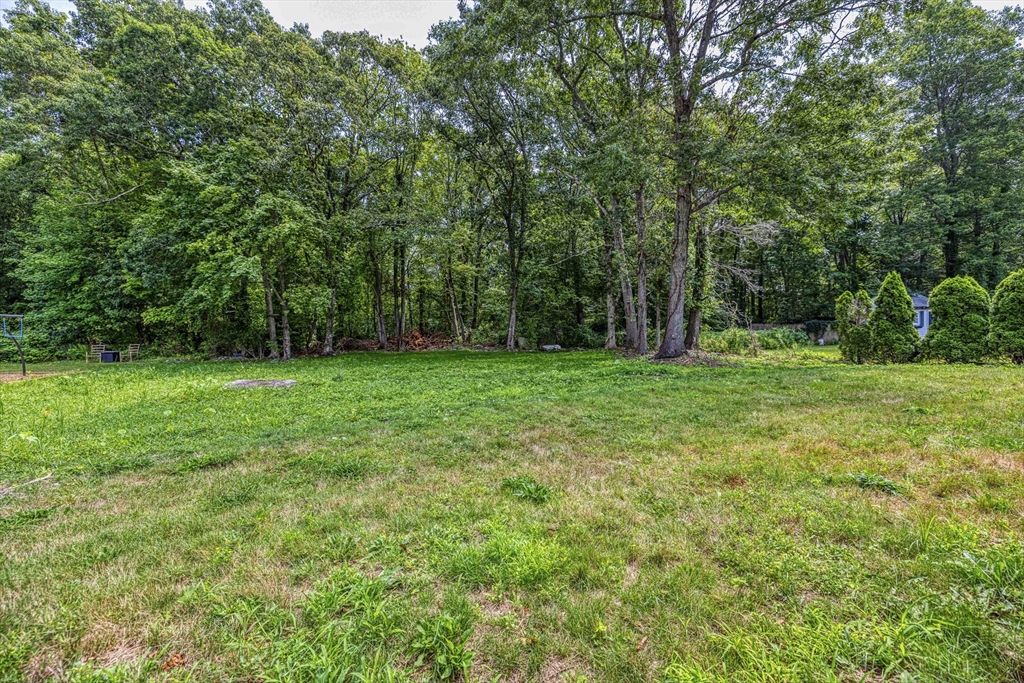 41 Missile Loop Swansea, MA 02777 - Photo 17 of 22