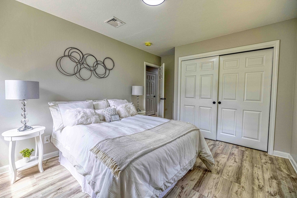 41 Missile Loop Swansea, MA 02777 - Photo 9 of 22