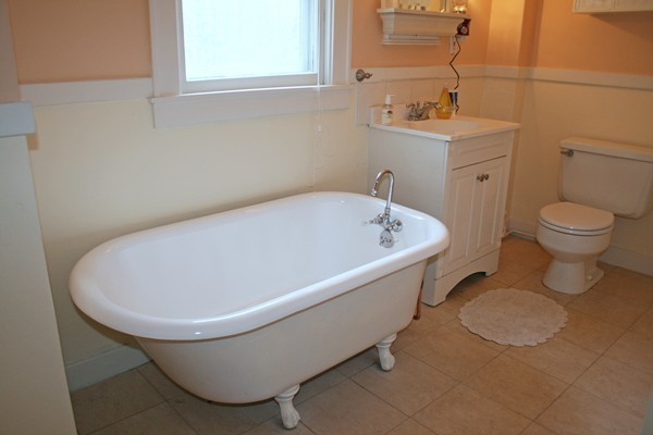 10 Ridgefield Road Wayland, MA 01778 - Photo 18 of 24 Gallery Image 18