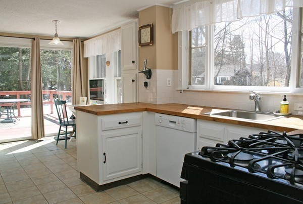 10 Ridgefield Road Wayland, MA 01778 - Photo 10 of 24 Gallery Image 10