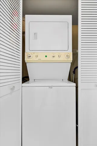 a close up view of a washer and dryer