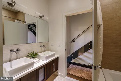 $1,160,000 | 227 West George Street, Philadelphia, PA 19123