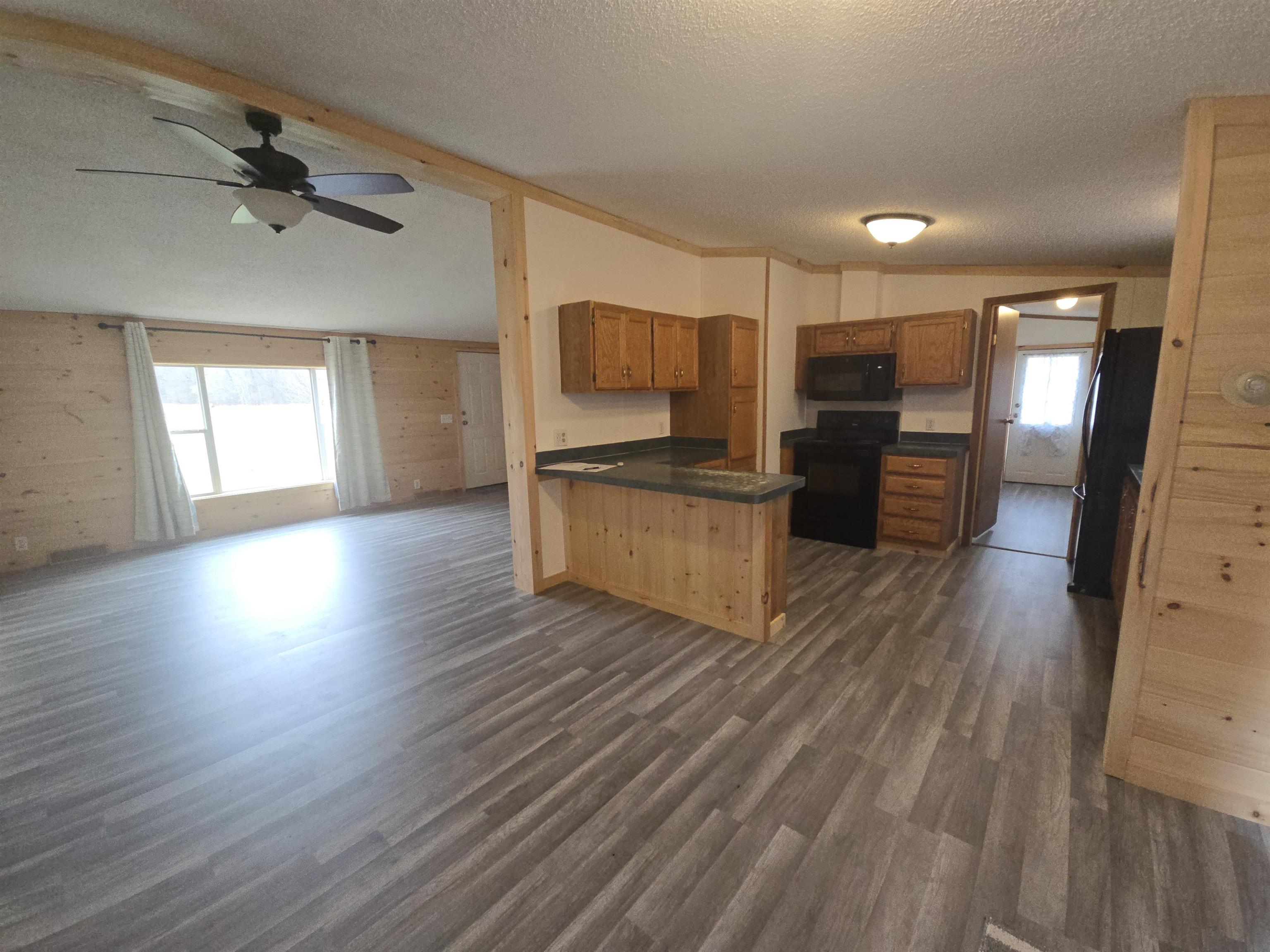 1215 West County Line Road Sumner, MI 48889 - Photo 4 of 37