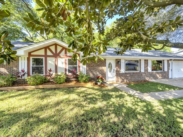 $630,000 | 425 Stahlman Avenue, Destin, FL 32541