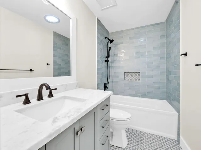 $630,000 | 425 Stahlman Avenue, Destin, FL 32541