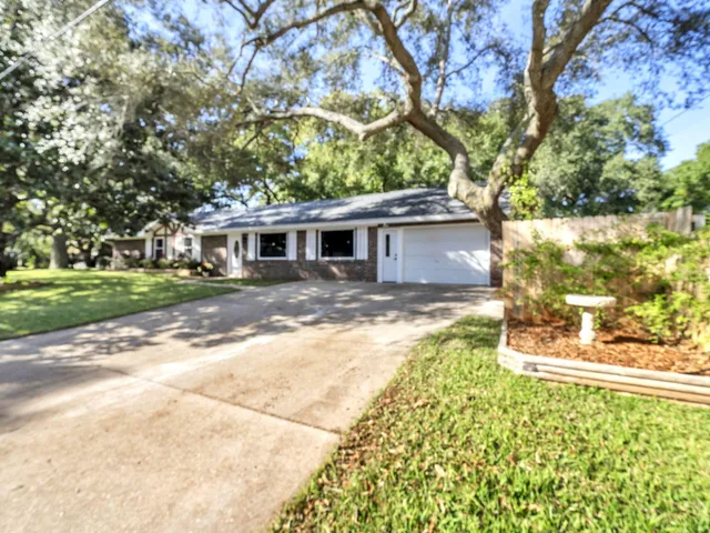 $630,000 | 425 Stahlman Avenue, Destin, FL 32541