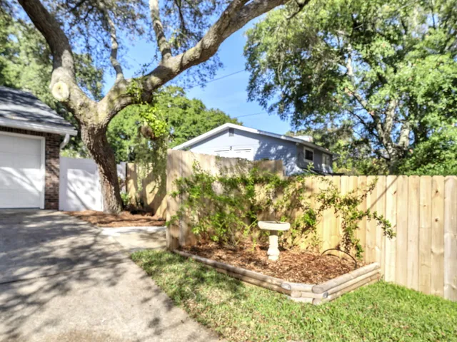 $630,000 | 425 Stahlman Avenue, Destin, FL 32541