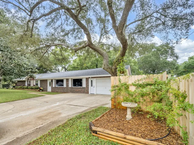 $630,000 | 425 Stahlman Avenue, Destin, FL 32541