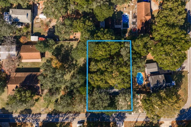 $630,000 | 425 Stahlman Avenue, Destin, FL 32541